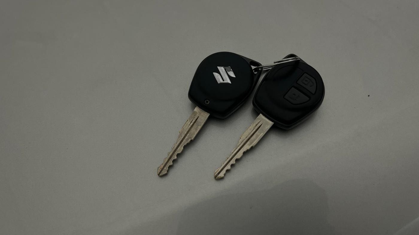 2015 Maruti Swift Dzire VXI, Petrol, Manual, 43,666 km, Key Close Up