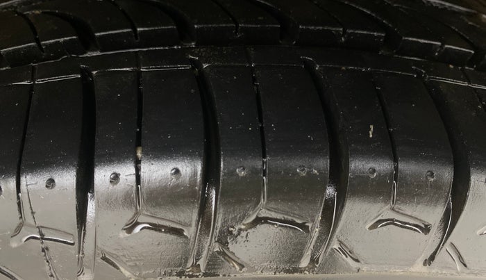 2015 Hyundai Grand i10 SPORTZ 1.2 KAPPA VTVT, Petrol, Manual, 29,209 km, Left Rear Tyre Tread