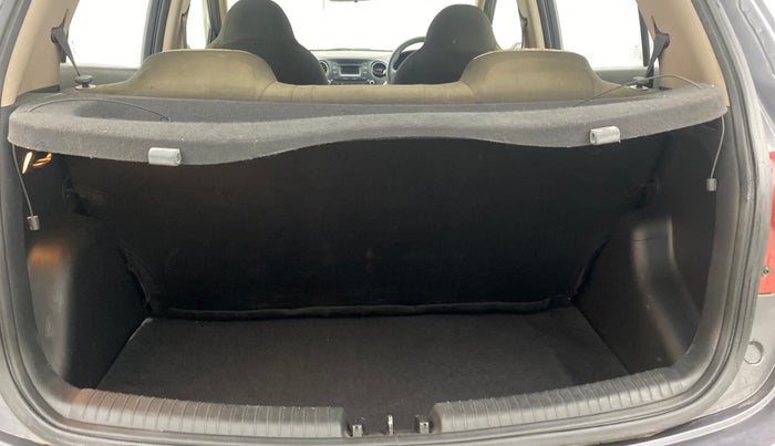 2015 Hyundai Grand i10 SPORTZ 1.2 KAPPA VTVT, Petrol, Manual, 29,209 km, Boot Inside