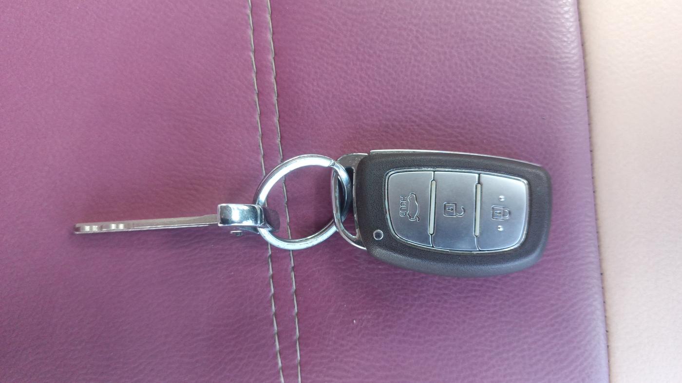 2014 Hyundai Grand i10 SPORTZ AT 1.2 KAPPA VTVT, Petrol, Automatic, 75,396 km, Key Close Up