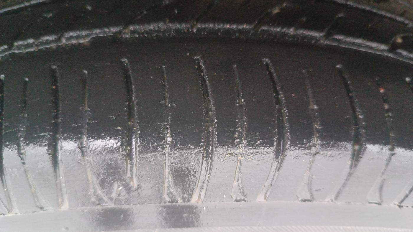 2014 Hyundai Grand i10 SPORTZ AT 1.2 KAPPA VTVT, Petrol, Automatic, 75,396 km, Left Front Tyre Tread