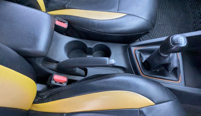 2016 Hyundai i20 Active 1.2 S, Petrol, Manual, 82,404 km, Gear Lever