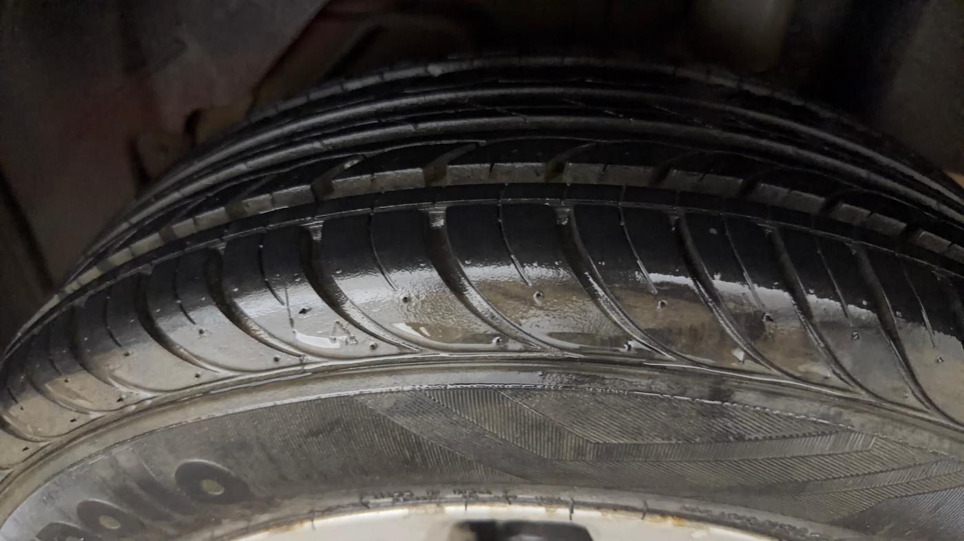 2017 Ford New Figo TITANIUM 1.2 PETROL MT, Petrol, Manual, 78,396 km, Left Rear Tyre Tread