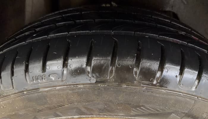2017 Ford New Figo TITANIUM 1.2 PETROL MT, Petrol, Manual, 78,412 km, Right Rear Tyre Tread