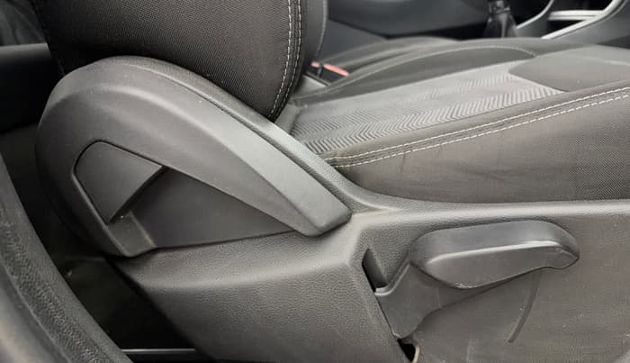 2017 Ford New Figo TITANIUM 1.2 PETROL MT, Petrol, Manual, 78,412 km, Driver Side Adjustment Panel