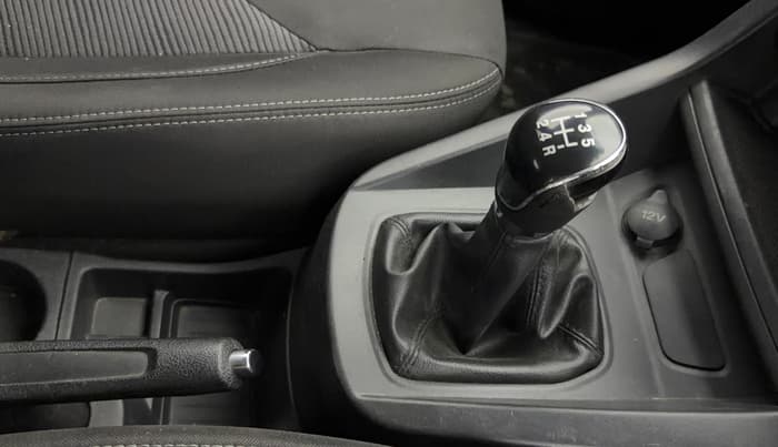 2017 Ford New Figo TITANIUM 1.2 PETROL MT, Petrol, Manual, 78,412 km, Gear Lever