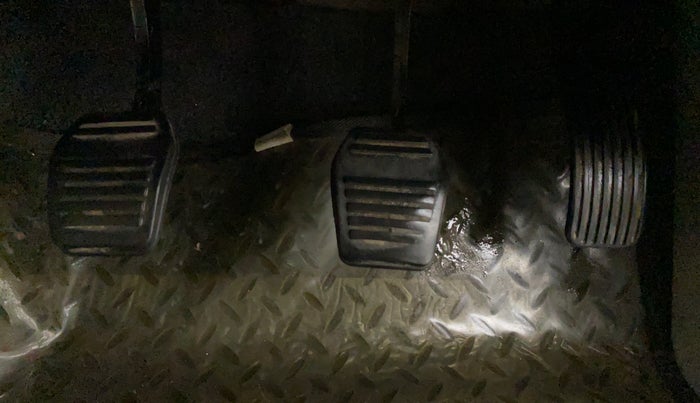 2015 Mahindra Scorpio S10, Diesel, Manual, Pedals