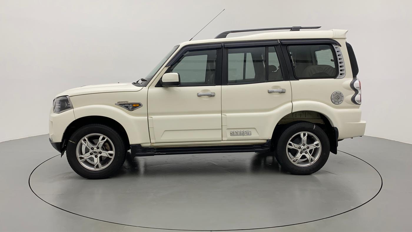 2015 Mahindra Scorpio S10, Diesel, Manual, Left Side