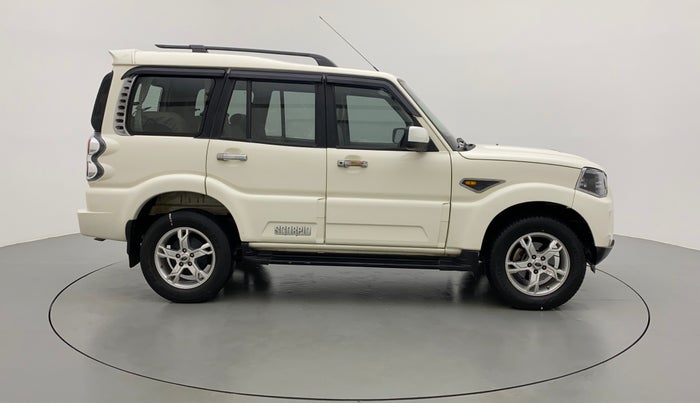 2015 Mahindra Scorpio S10, Diesel, Manual, Right Side View