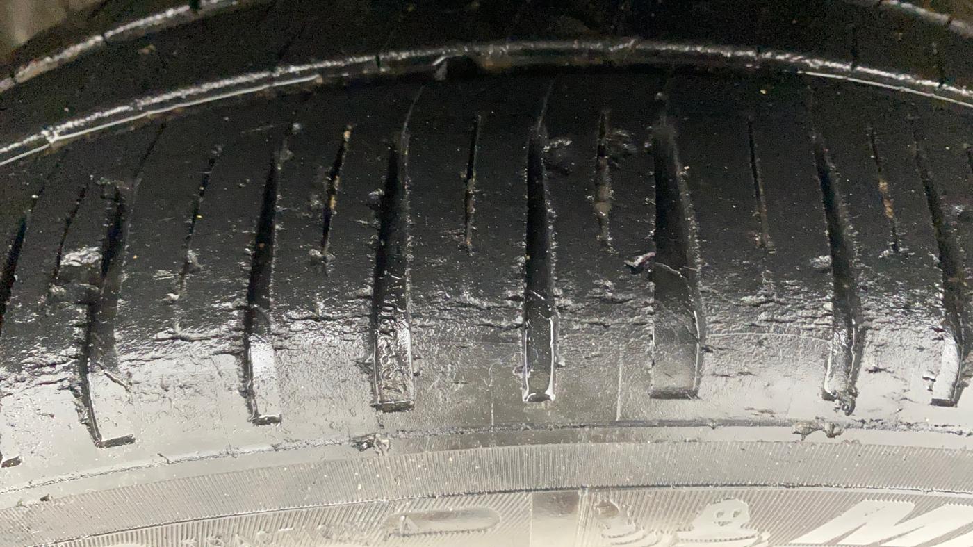 2019 Maruti IGNIS ZETA 1.2 AMT, Petrol, Automatic, 70,991 km, Left Front Tyre Tread