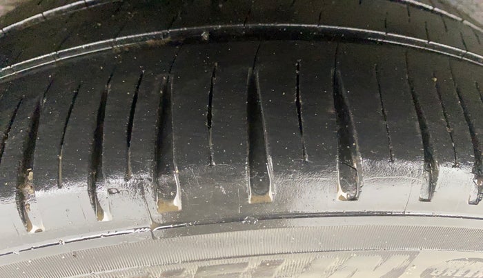 2019 Maruti IGNIS ZETA 1.2 AMT, Petrol, Automatic, 70,991 km, Right Rear Tyre Tread