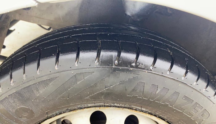 2015 Hyundai Eon ERA +, Petrol, Manual, 49,356 km, Left Front Tyre Tread