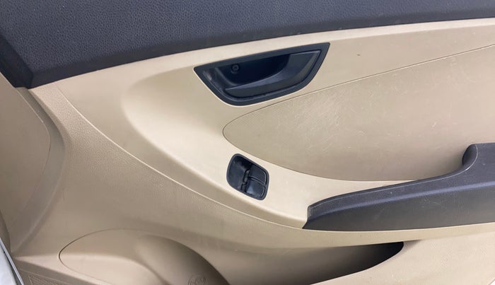 2015 Hyundai Eon ERA +, Petrol, Manual, 49,356 km, Driver Side Door Panels Control