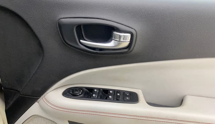 2018 Jeep Compass LIMITED (O) 1.4 PETROL AT, Petrol, Automatic, 64,400 km, Driver Side Door Panels Control