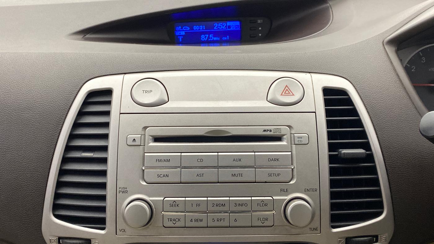 2010 Hyundai i20 MAGNA O 1.2, Petrol, Manual, Infotainment System