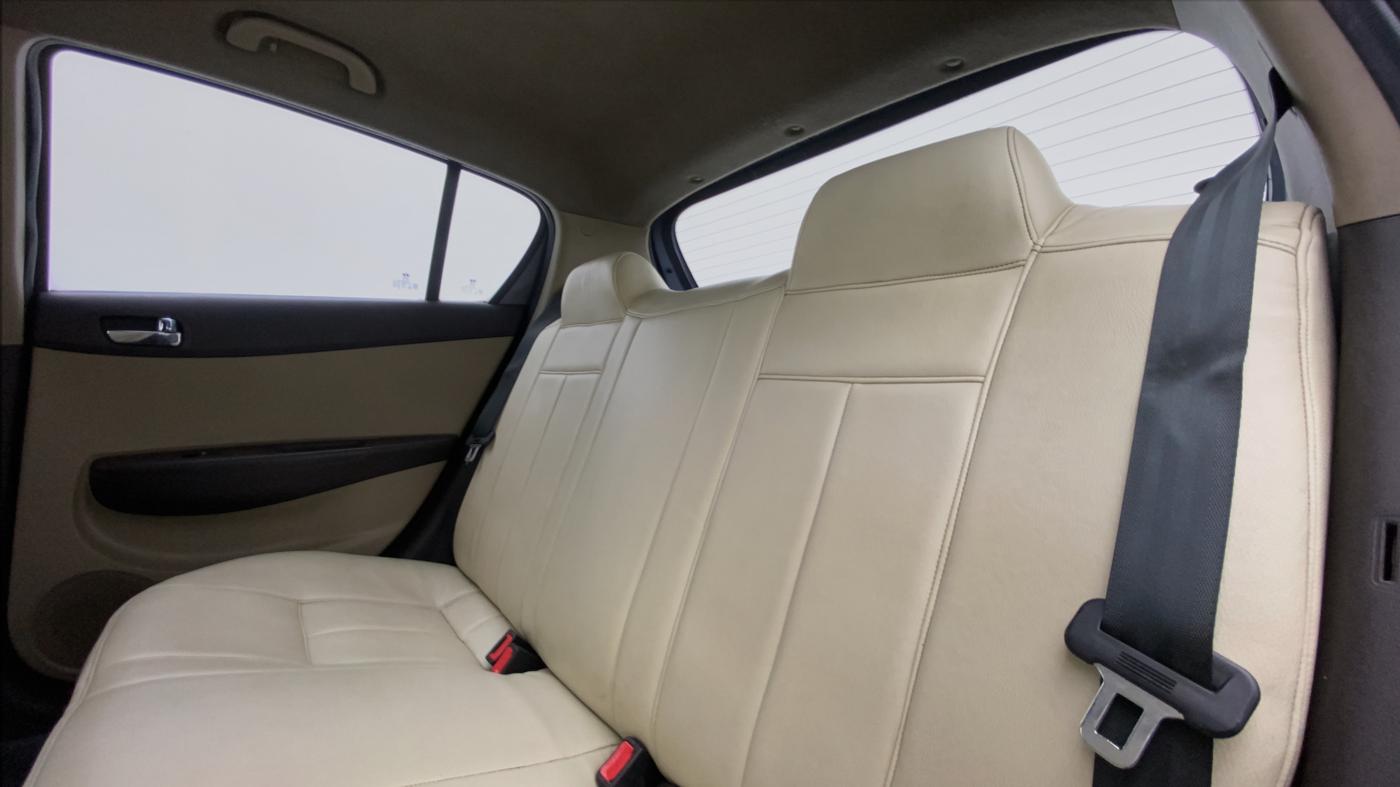 2010 Hyundai i20 MAGNA O 1.2, Petrol, Manual, Right Side Rear Door Cabin