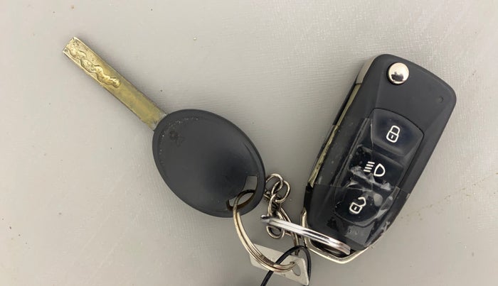 2020 Tata Tiago XZA PLUS DUAL TONE PETROL, Petrol, Automatic, 31,718 km, Key Close Up