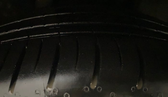 2020 Tata Tiago XZA PLUS DUAL TONE PETROL, Petrol, Automatic, 31,718 km, Right Front Tyre Tread