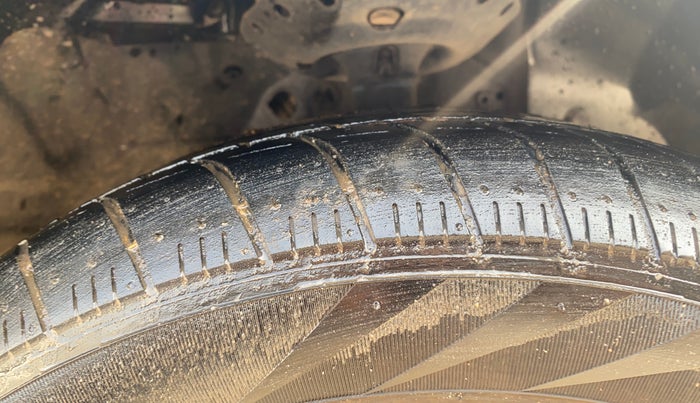 2014 Honda Brio S MT, Petrol, Manual, 77,678 km, Right Front Tyre Tread