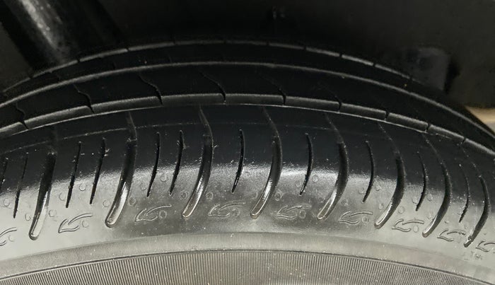 2020 Maruti Baleno SIGMA PETROL 1.2, Petrol, Manual, 10,914 km, Right Rear Tyre Tread