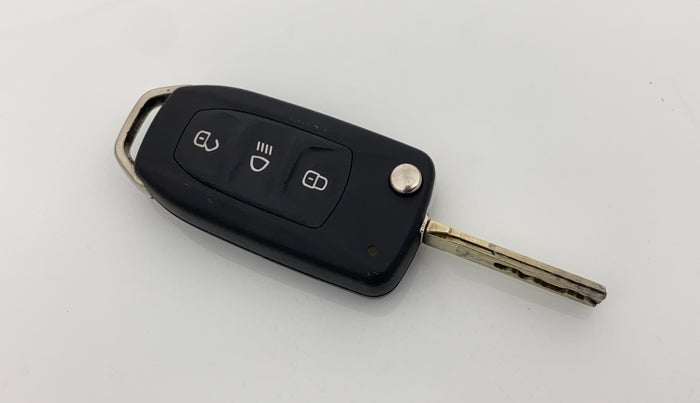 2021 Tata ALTROZ XM PLUS PETROL, Petrol, Manual, 39,297 km, Key Close Up