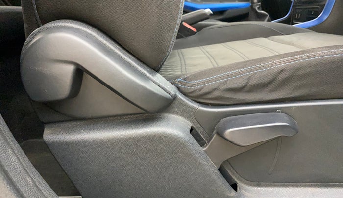 2018 Ford Ecosport TITANIUM 1.5L DIESEL, Diesel, Manual, 1,32,706 km, Driver Side Adjustment Panel