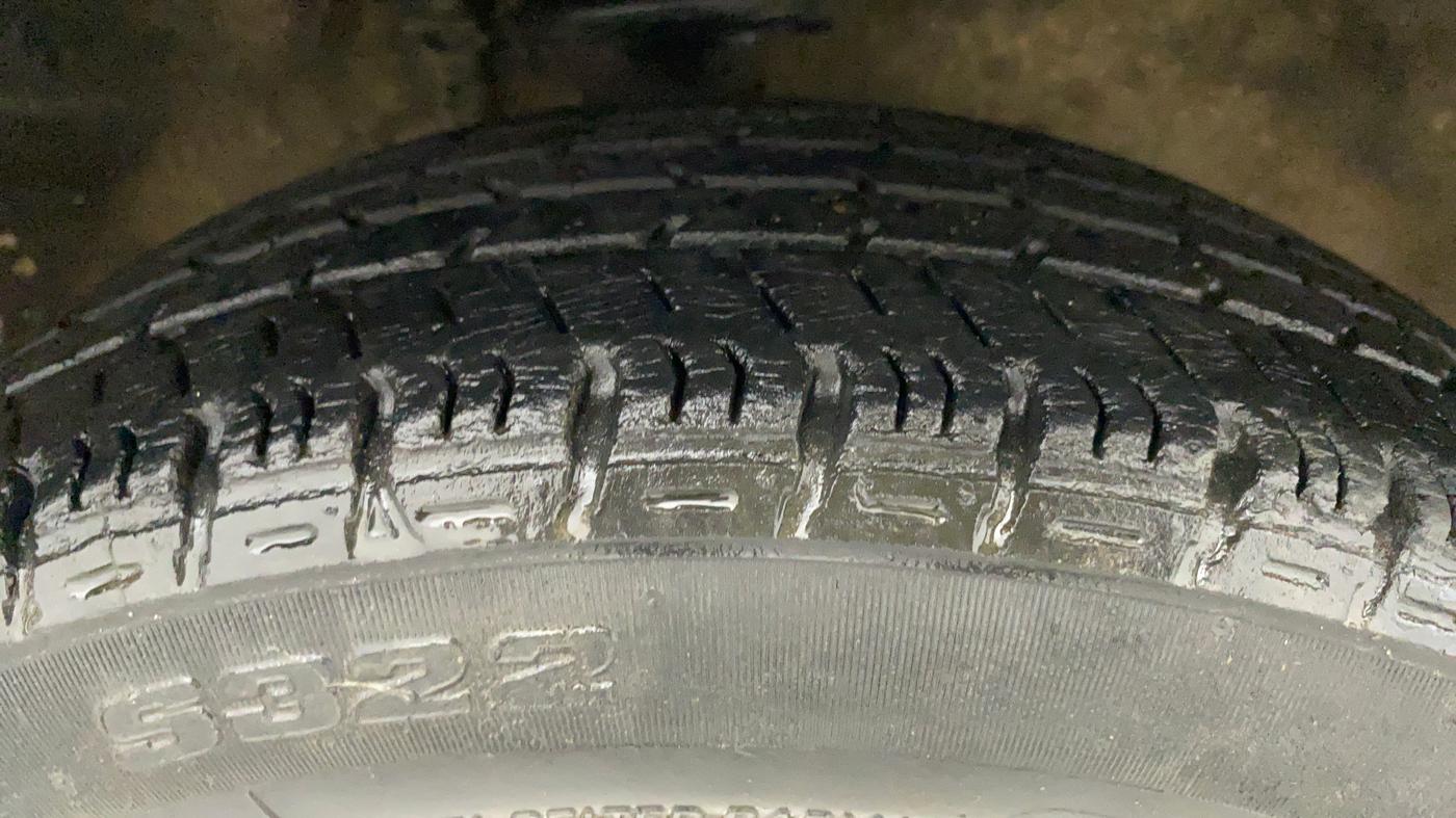 2014 Maruti Alto K10 LXI, Petrol, Manual, 35,889 km, Right Front Tyre Tread