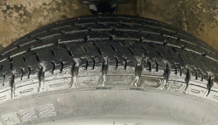 2014 Maruti Alto K10 LXI, Petrol, Manual, 35,889 km, Left Front Tyre Tread