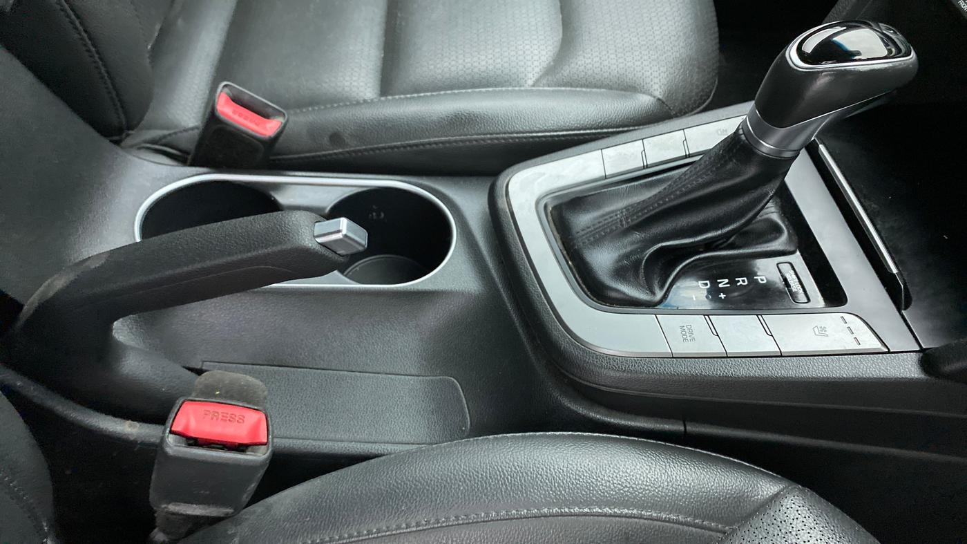 2018 Hyundai New Elantra 2.0 SX(O) AT PETROL, Petrol, Automatic, 46,379 km, Gear Lever