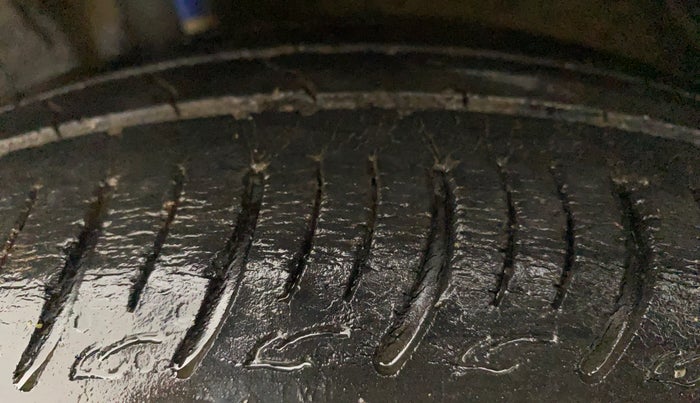 2019 Maruti Baleno DELTA PETROL 1.2, Petrol, Manual, 27,654 km, Left Front Tyre Tread