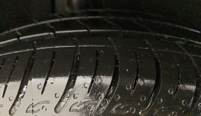 2019 Maruti Baleno DELTA PETROL 1.2, Petrol, Manual, 27,654 km, Right Rear Tyre Tread
