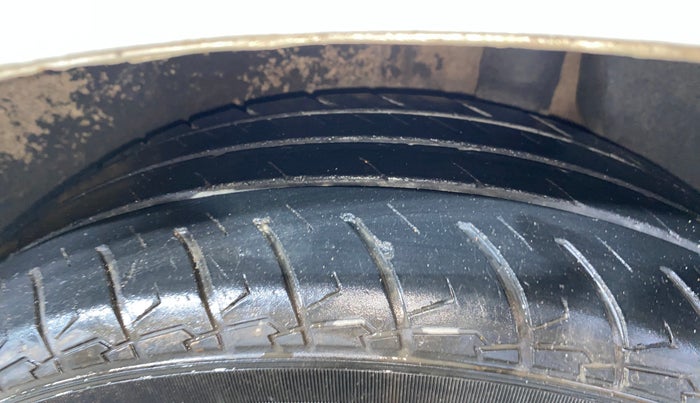 2017 Maruti IGNIS DELTA 1.2, Petrol, Manual, 60,156 km, Left Rear Tyre Tread