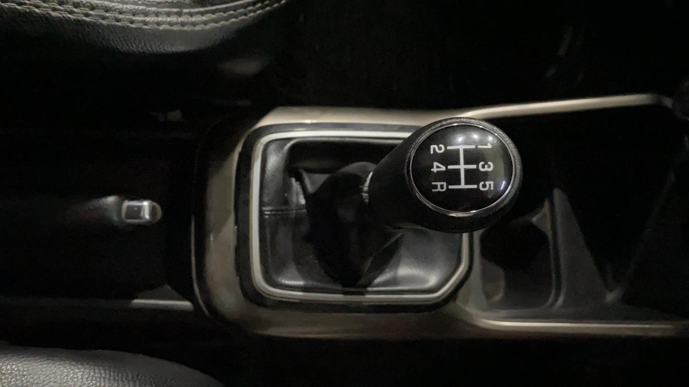 2017 Maruti IGNIS DELTA 1.2, Petrol, Manual, 60,156 km, Gear Lever
