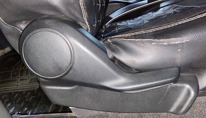 2017 Maruti IGNIS DELTA 1.2, Petrol, Manual, 60,156 km, Driver Side Adjustment Panel