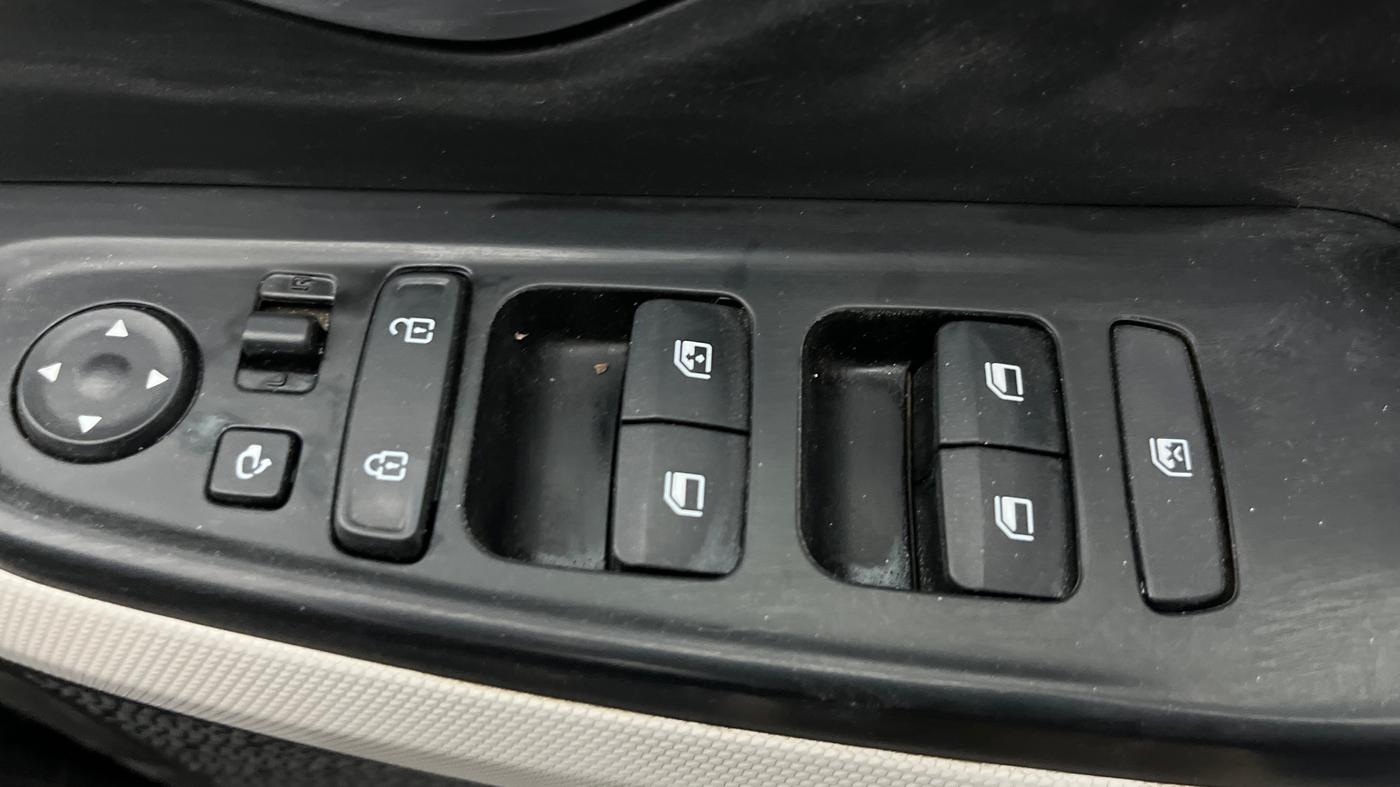 2023 Hyundai Creta SX 1.5 PETROL, Petrol, Manual, 81,228 km, Driver Side Door Panels Control
