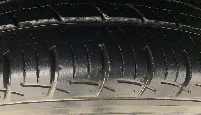 2012 Maruti Swift ZDI, Diesel, Manual, 78,442 km, Right Front Tyre Tread