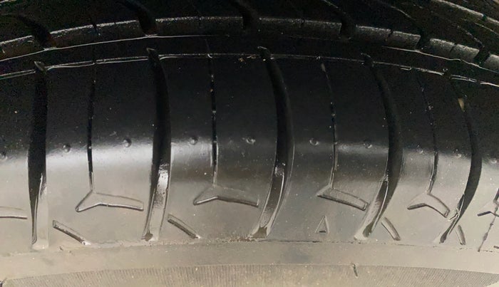 2012 Maruti Swift ZDI, Diesel, Manual, 78,442 km, Left Rear Tyre Tread