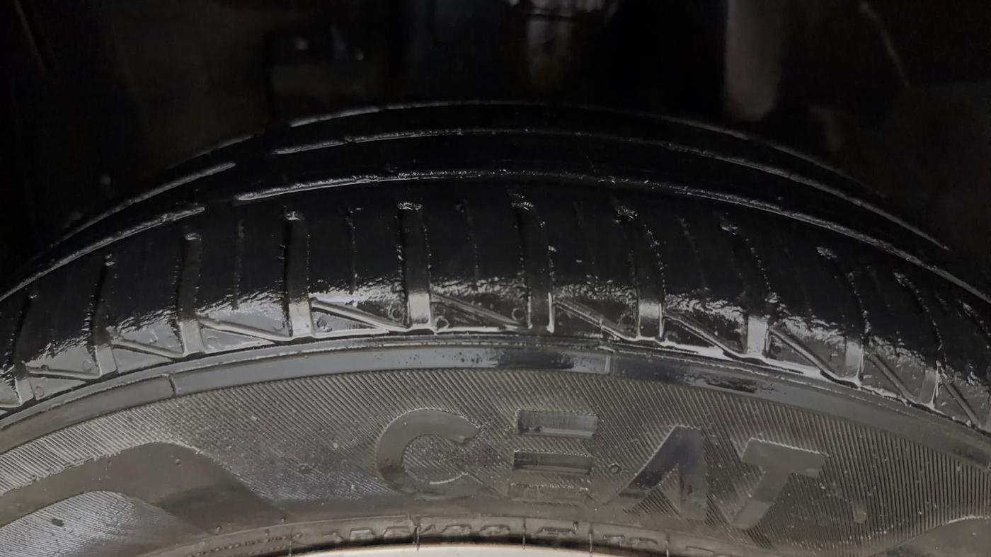 2017 Renault Kwid CLIMBER 1.0 AMT, Petrol, Automatic, 87,179 km, Left Front Tyre Tread