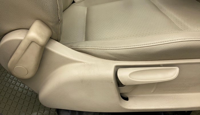 2013 Volkswagen Vento HIGHLINE PETROL, Petrol, Manual, 43,166 km, Driver Side Adjustment Panel