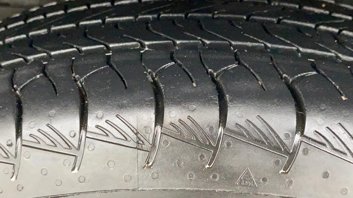 2023 Maruti Grand Vitara DELTA SMART HYBRID, Petrol, Manual, 16,254 km, Left Front Tyre Tread