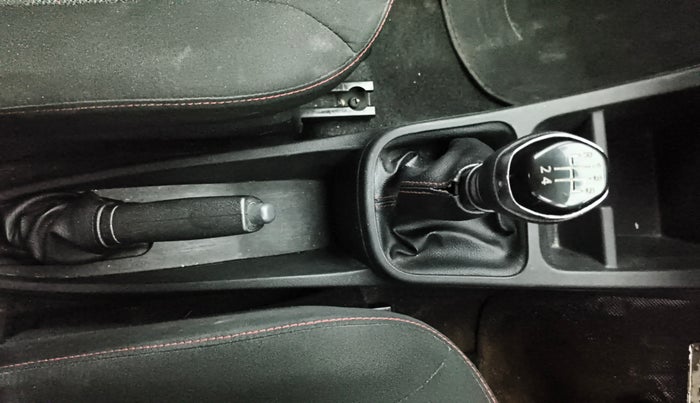 2020 Renault Kwid RXT 0.8, Petrol, Manual, 50,309 km, Gear Lever