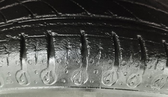 2020 Renault Kwid RXT 0.8, Petrol, Manual, 50,309 km, Right Front Tyre Tread