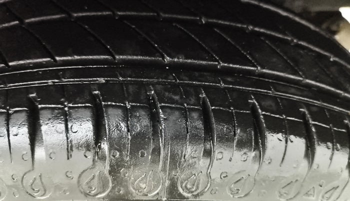 2020 Renault Kwid RXT 0.8, Petrol, Manual, 50,309 km, Left Rear Tyre Tread