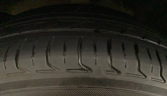 2014 Nissan Micra XV CVT, Petrol, Automatic, 61,652 km, Right Rear Tyre Tread