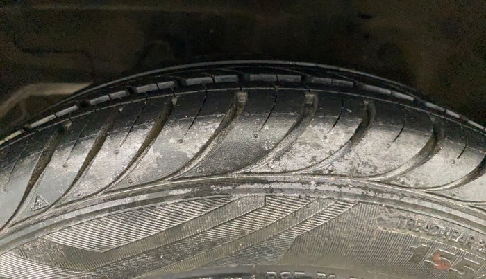 2016 Hyundai Eon 1.0 MAGNA +, Petrol, Manual, 15,182 km, Right Rear Tyre Tread