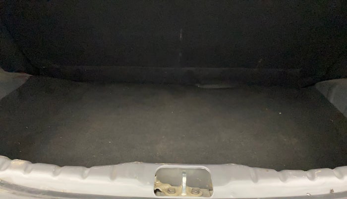 2016 Hyundai Eon 1.0 MAGNA +, Petrol, Manual, 15,182 km, Boot Inside