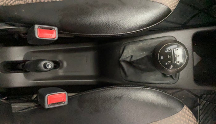 2016 Hyundai Eon 1.0 MAGNA +, Petrol, Manual, 15,182 km, Gear Lever