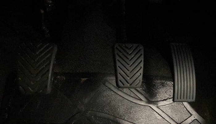 2016 Hyundai Eon 1.0 MAGNA +, Petrol, Manual, 15,182 km, Pedals