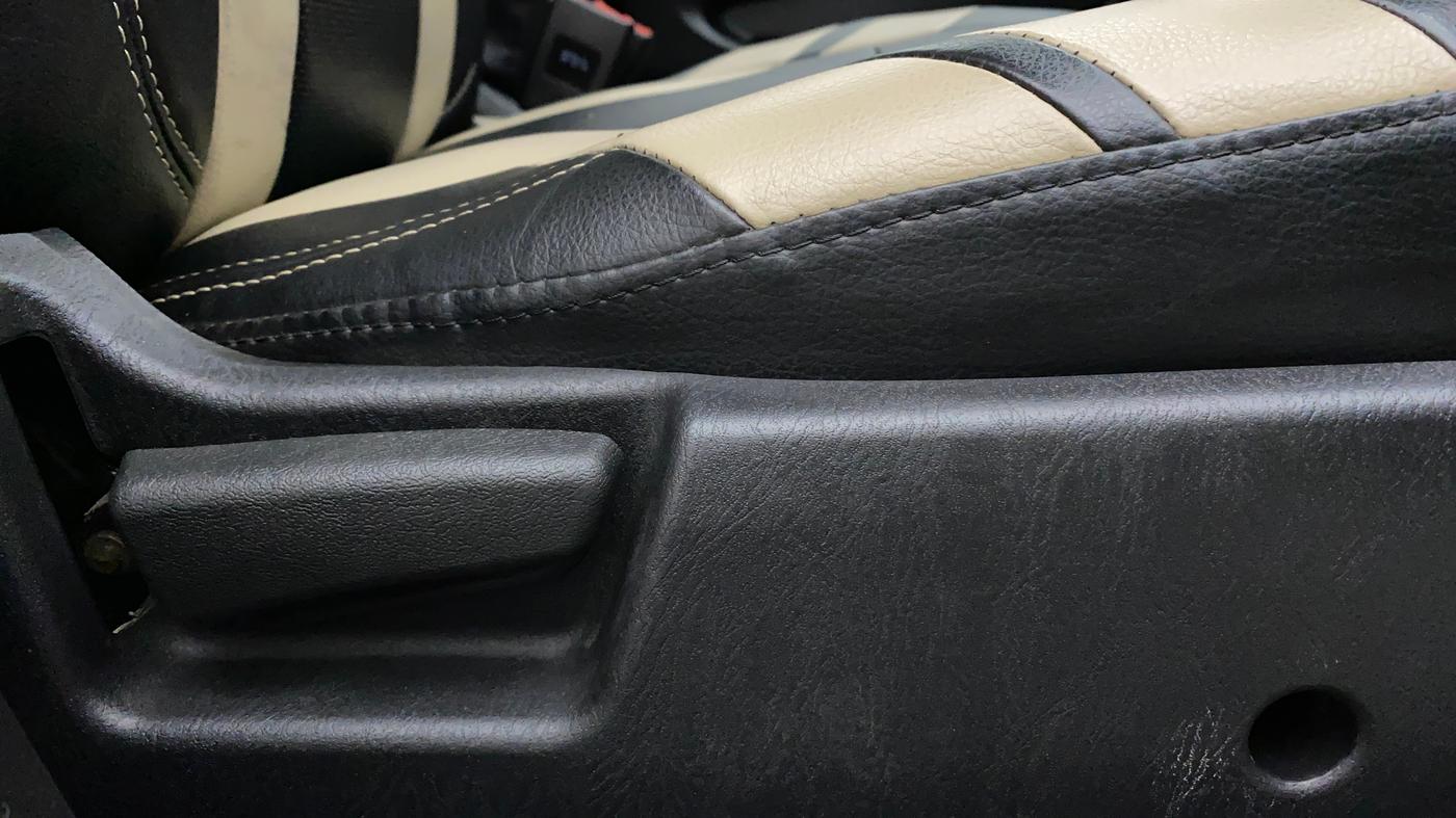2020 Maruti Alto LXI O, Petrol, Manual, 35,375 km, Driver Side Adjustment Panel