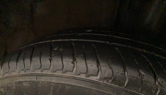 2023 Nissan MAGNITE  XE AMT EZ Shift, Petrol, Automatic, 21,273 km, Left Rear Tyre Tread